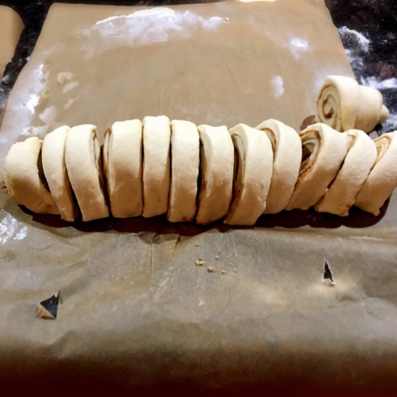 Cinnamon roll slices